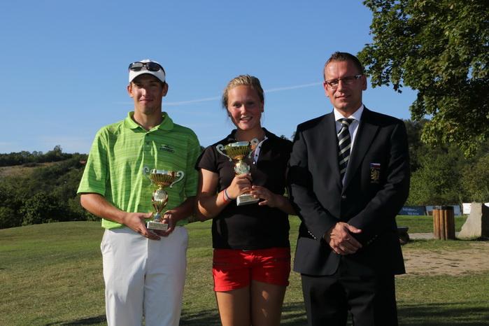 Vítězové 6. CGAT President Masters 2012 - Štěpán Legner a Hana Ryšková s prezidentem ČGF Janem Jenčovským